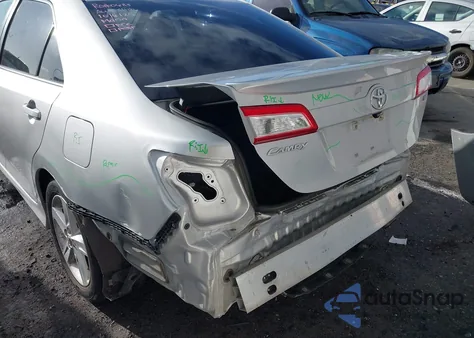 2013 Toyota Camry Se z USA, uszkodzony, nr VIN 4T1BF1FK6DU266414